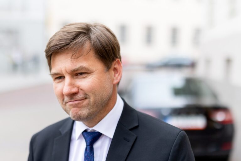 Pasiūlymai dėl mokytojų atlyginimų augimo kol kas netenkina