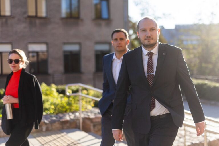 Švietimo ministras: tikiu, kad sprendimai dėl Nacionalinio stadiono bus rasti