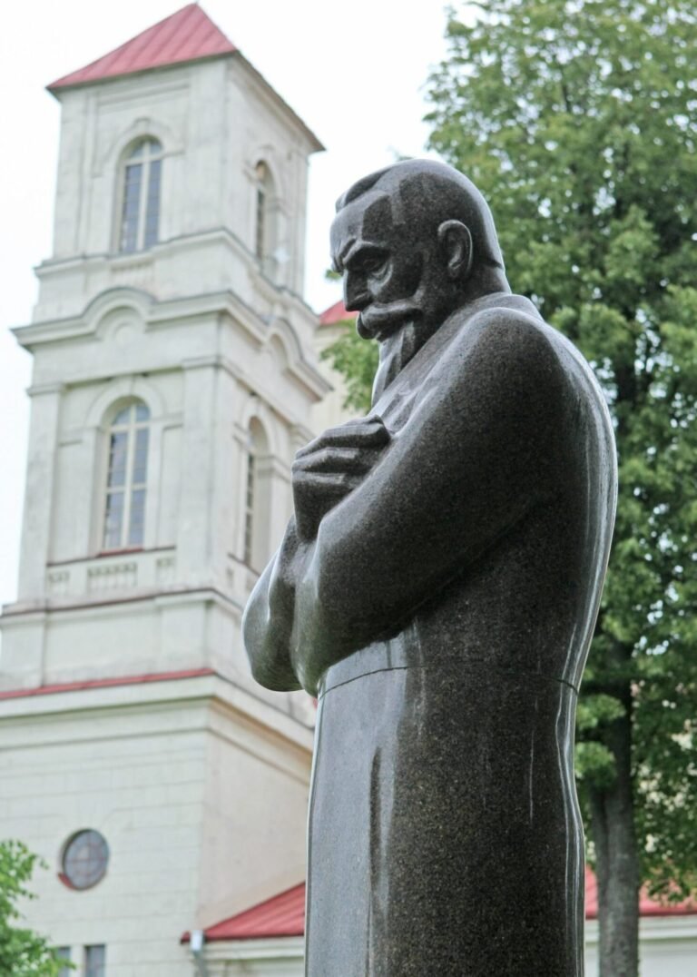 Rastos nežinomos J. Naujalio giesmės