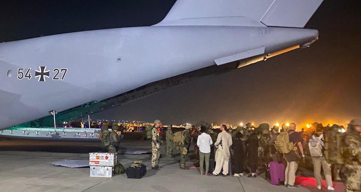 Išvykstantys iš Afganistano