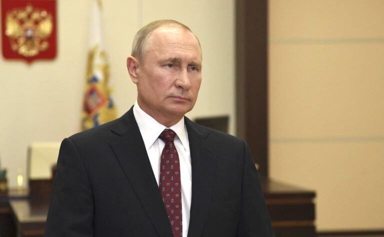 V. Putinas tiki, kad rusai nepasiduos gender  „tamsuoliškumui“