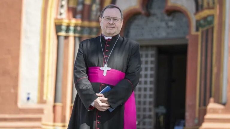 Vokietijos Katalikų Bažnyčia nenori atsisakyti viešų pamaldų per Velykas