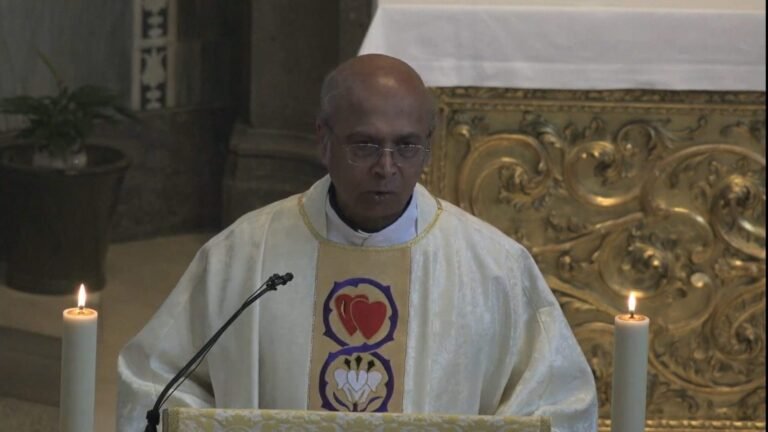 Anglijos kardinolas buvusį anglikonų vyskupą įšventino katalikų kunigu