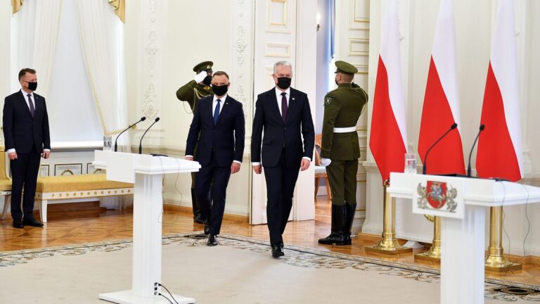 G. Nausėda su EVT pirmininku aptarė situaciją pasienyje, tikisi griežtos ES reakcijos