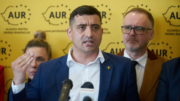 Rumunijos nacionalistų lyderis George’as Simionas laimėjo prezidento rinkimų turą