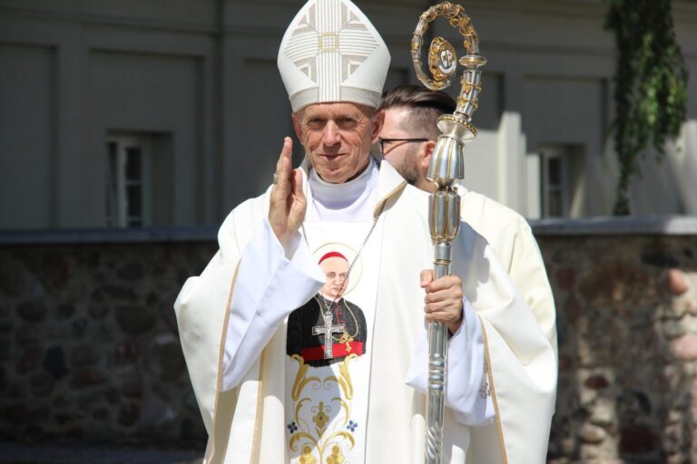 Šiaulių vyskupas emeritas Eugenijus Bartulis: meilė yra pagrindas, ant kurio statome savo gyvenimą