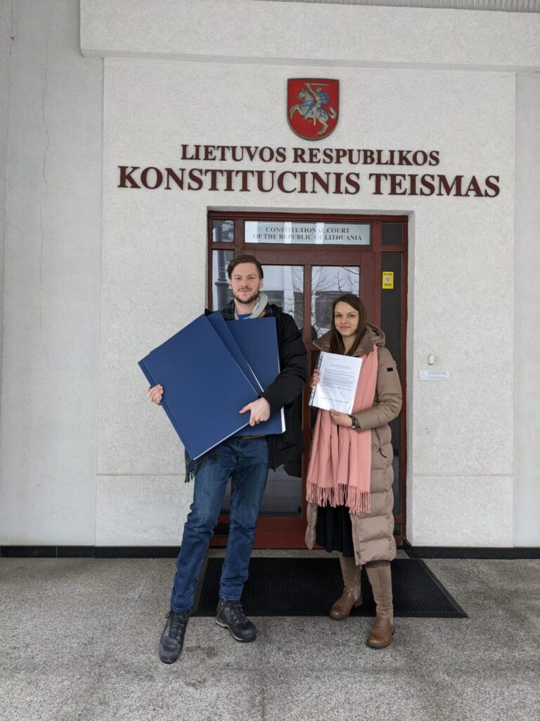 Studentai Konstituciniam Teismui: nutraukti galimybių paso bylą neteisinga, nes nuo jo nukentėjo daug žmonių
