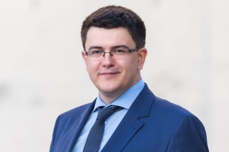 Vytautas Sinica. Kaip iš Toliato pavyzdį darė