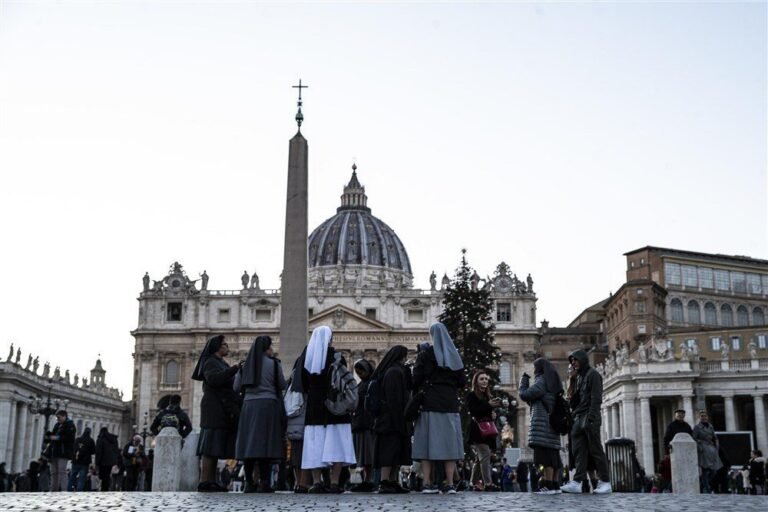 Italijos žiniasklaida: Benedikto XVI būklė – stabili