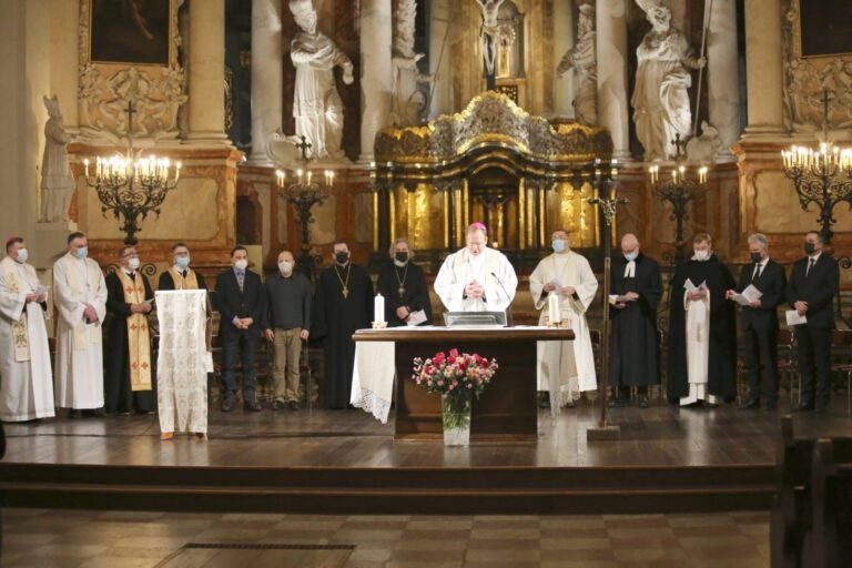 Krikščioniškų Bažnyčių atstovų ekumeninis kreipimasis: melskimės už tuos, kurie persekiojami dėl tikėjimo