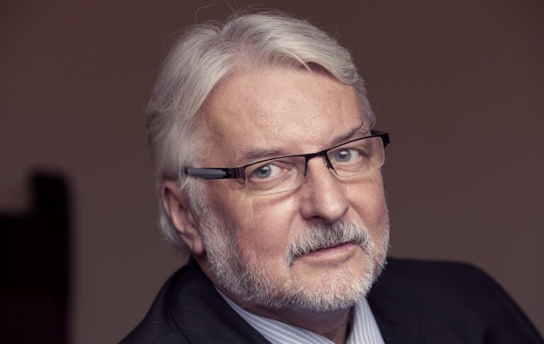 Buvęs Lenkijos užsienio reikalų ministras: Lenkija negali pasiduoti ES šantažui