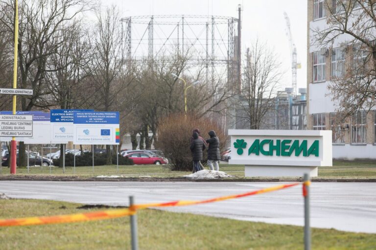 Jonavos „Achema“ nuo rugsėjo stabdo veiklą