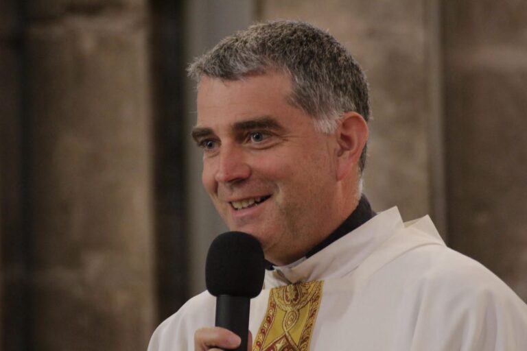 Tėvas Florian Racine: Eucharistinė adoracija – tai širdies pokalbis su Jėzumi