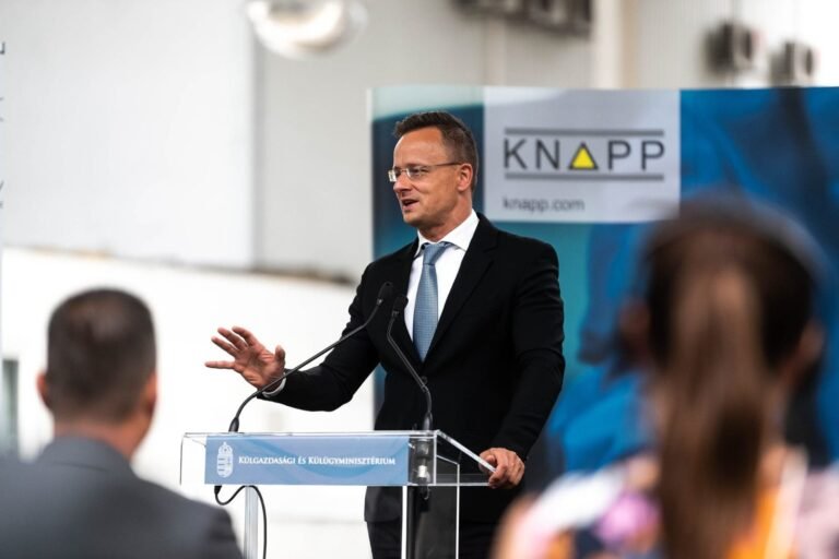 Vengrijos užsienio reikalų ministras P. Szijarto: padėsim Lietuvai stabdyti migrantus