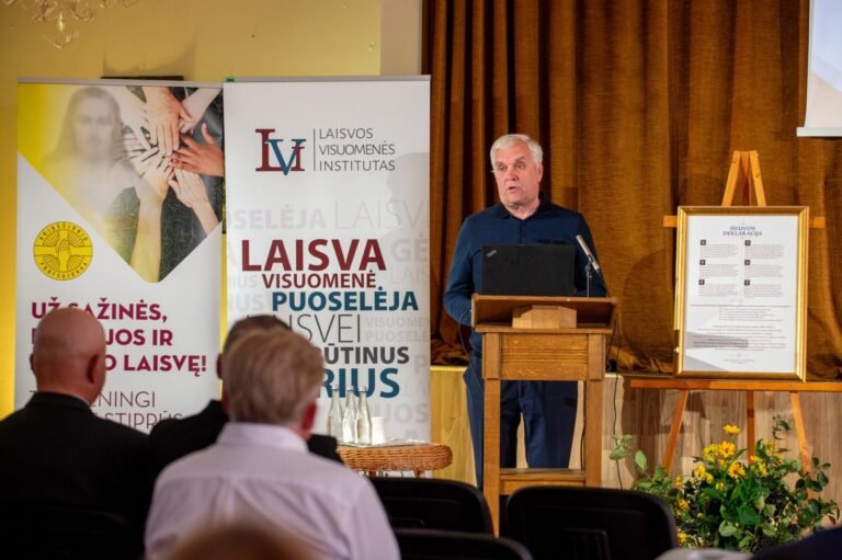 Prof. Alvydas Jokubaitis. Ar gali trukdyti mus išauginusi krikščionybė?