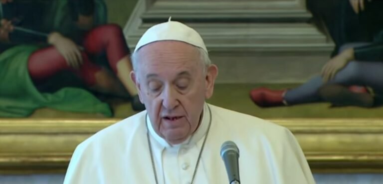 Popiežius Pranciškus per „Viešpaties angelo“ maldą: turime sėti meilės grūdus ne žodžiais