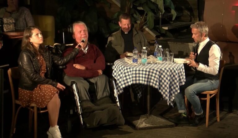 Kun. A. Valkauskas, S. Karosas ir Viluckų šeima apie vakcinaciją, susipriešinimą ir kitus dabarties iššūkius