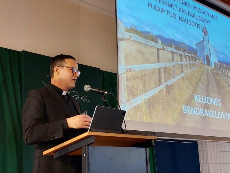 Sinodo moderatorių mokymai Telšiuose