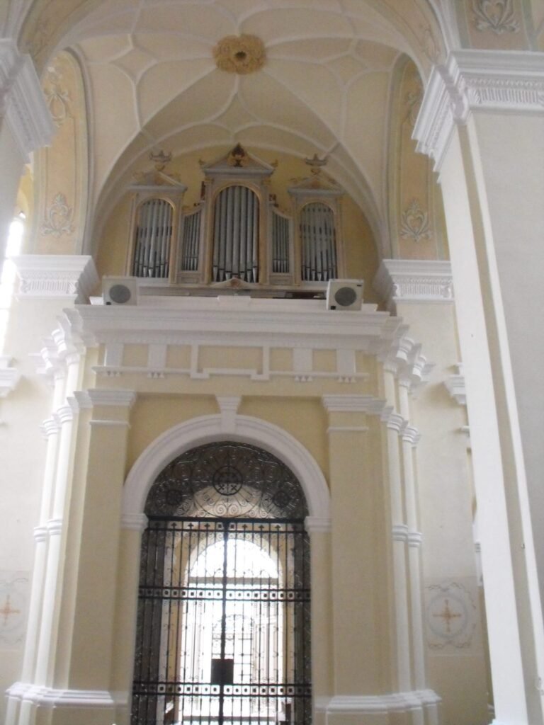 Veliuonos bažnyčia – bendra kunigaikščių Vytauto Didžiojo, Zigmanto Vazos, karalienės Bonos investicija