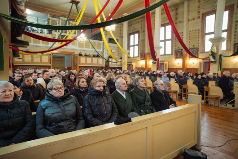 Viduklėje iškilmingai paminėtos monsinjoro Alfonso Svarinsko 100-osios gimimo metinės