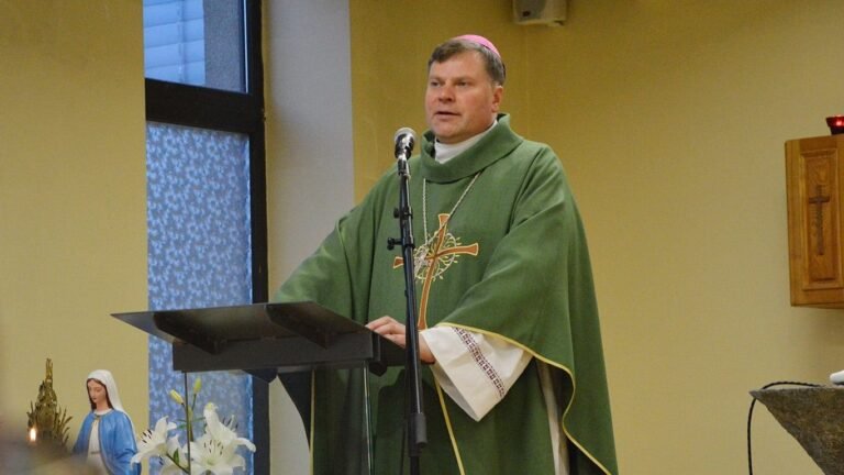 Vilniaus vyskupas augziliaras Darius Trijonis: džiaugiausi, kad žmonės nėra abejingi savo ateičiai