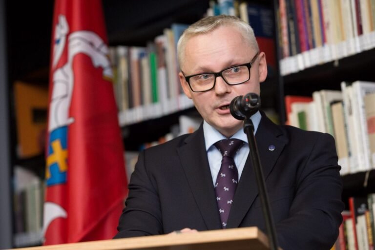 LGBT interesus ginantis advokatas siūlomas į Konstitucinio Teismo teisėjus