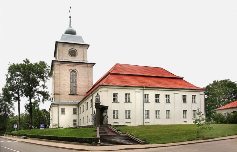 Žemaičių vyskupystės muziejus atnaujino varpinės bokštą
