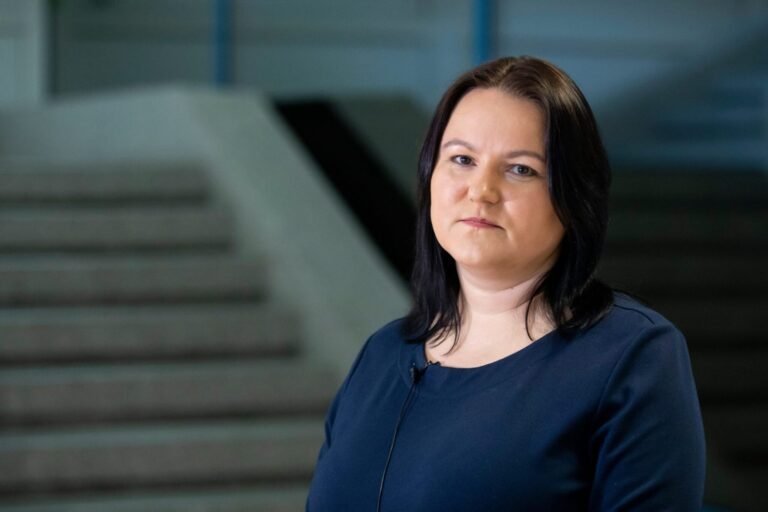 Buvusiai epidemiologų vadovei – įtarimai dokumentų klastojimu