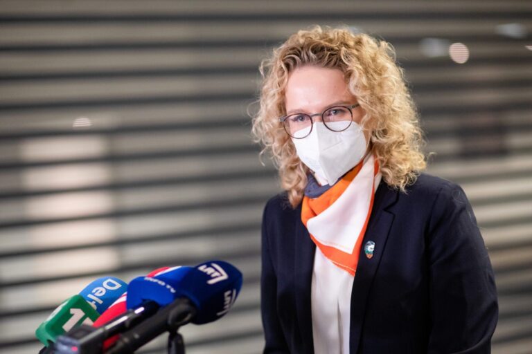 A. Armonaitė: prezidento kreipimasis į KT dėl galimybių paso vaikams apsunkintų situaciją