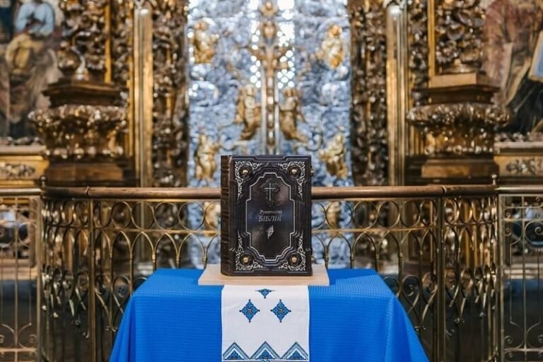 Neįtikėtinas pasiekimas – Bibliją ranka perrašinėjo net 30 tūkstančių žmonių