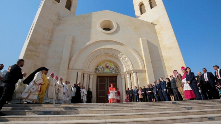 Jordanijoje Vatikano valstybės sekretorius konsekravo Viešpaties Krikšto bažnyčią