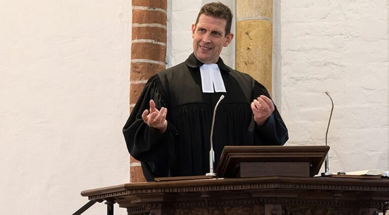 Vokietijoje vyksta teismo procesas pastoriui, nubaustam už kalbas apie homoseksualus