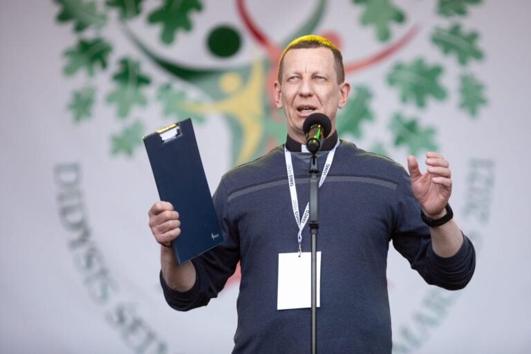 Baigiamasis „Sekmadienio pašnekesių“ susitikimas su A. Valkausku, S. Karosu ir Viluckų šeima