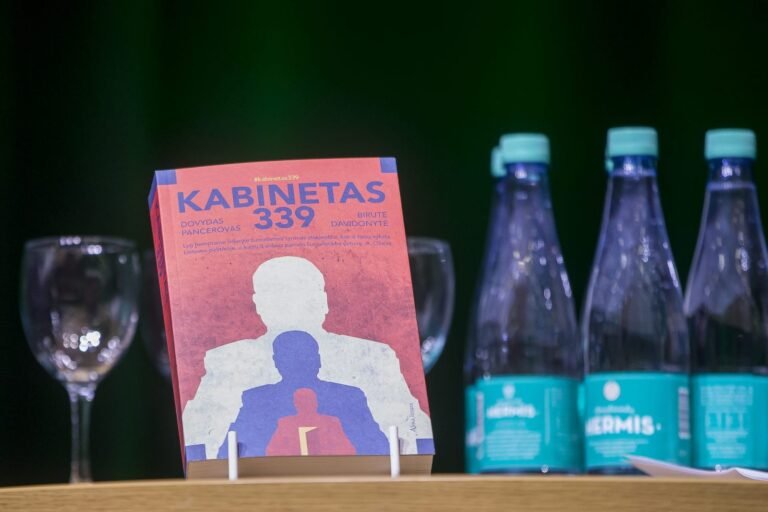 Teismas: knygos „Kabinetas 339“ reklama nepažeidė S. Skvernelio privatumo