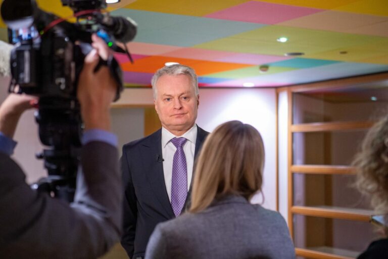 G. Nausėda apie vaiko paėmimo vaizdo įrašą: jėgos panaudojimas – netoleruotinas
