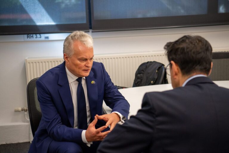 Prezidentūra: „valstybininkų” klanas bando užvaldyti valstybę, būtina keisti ambasadorių skyrimo tvarką
