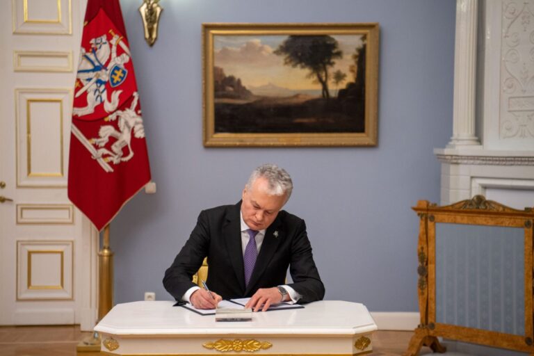 Prezidentas paskyrė G. Jakštą švietimo ministru