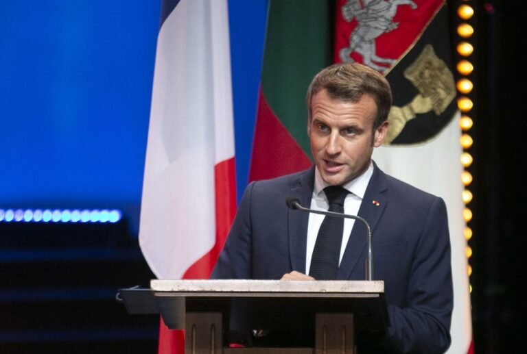 Kremlius ir Eliziejaus rūmai palankiai vertina Prancūzijos ir Rusijos lyderių galimą susitikimą