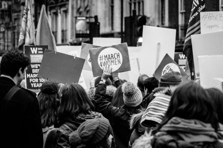 Feministės padavė į teismą „Mis Prancūzija“ organizatorius dėl diskriminuojančių atrankos kriterijų