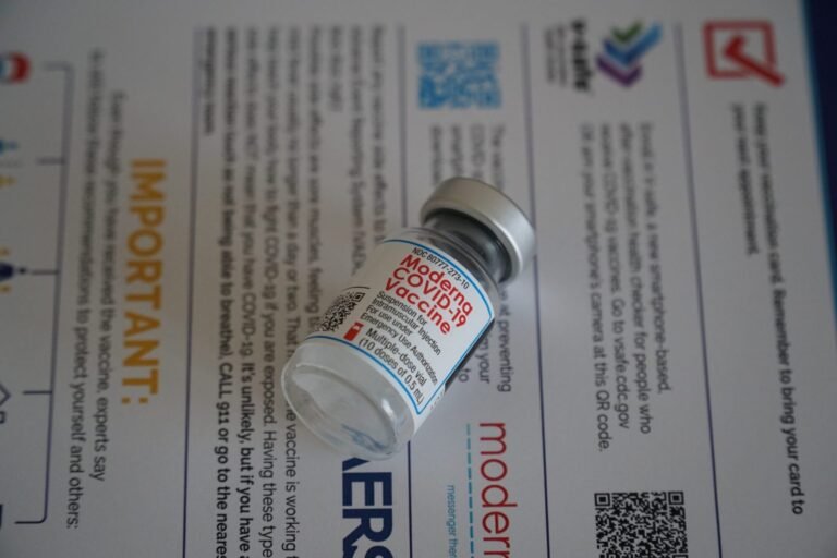 JAV Kalifornijos valstijoje bus privalomai skiepijami vaikai, tyrimai rodo, kad vakcinos yra pavojingos paaugliams