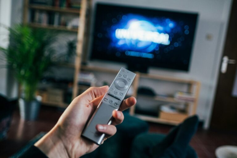 Skaitytojų paštas. Televizorius – štai, kas valdo Lietuvėlę