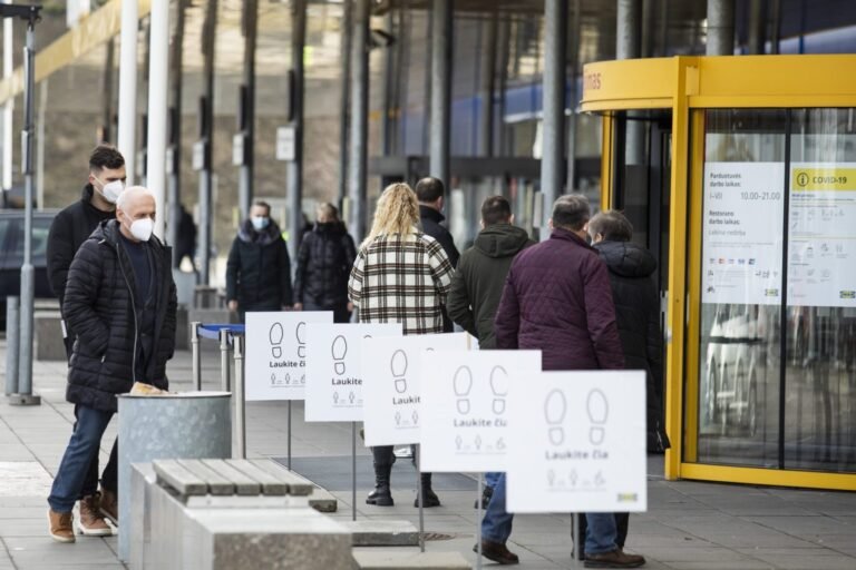 Prekybininkai ruošiasi: kasose teks rodyti galimybių pasą