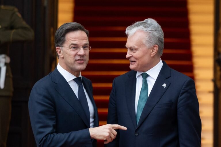 Lietuva rems M. Rutte kandidatūrą į NATO vadovus, tikisi, kad jis spaus nares dėl gynybos finansavimo