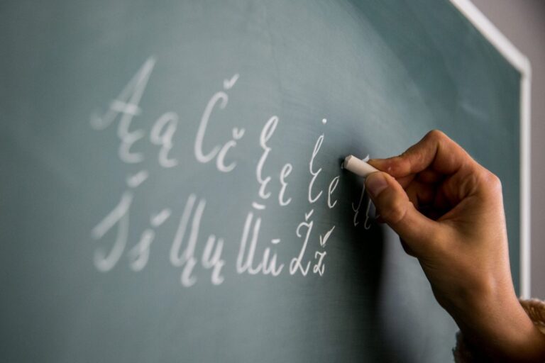 Atsižvelgdama į KT sprendimą, Vyriausybė naikina išimtį dėl asmenvardžių perrašymo