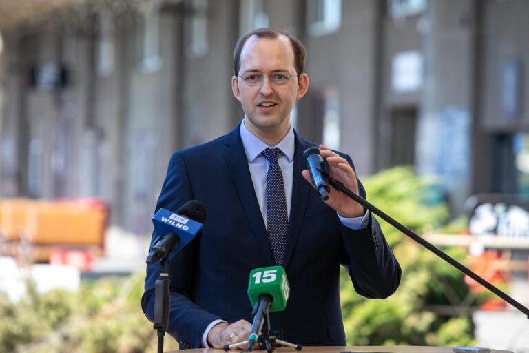 Susisiekimo ministerija pritaria prezidento siūlymui perduoti dalį valstybinių kelių savivaldai
