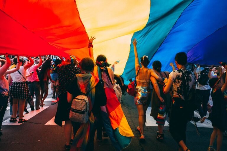 Čekijos konstitucinis teismas neleido įsivaikinti homoseksualioms poroms