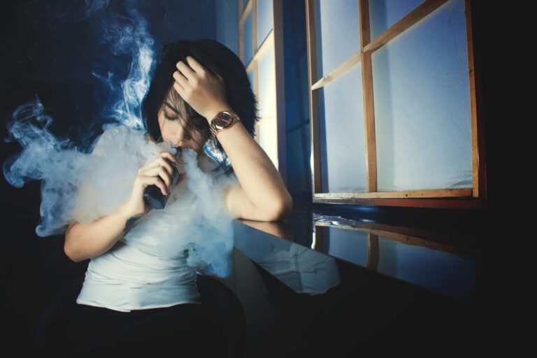 Elektroninės cigaretės yra tiksinti bomba – Vidaus reikalų ministras Vladislavas Kondratovičius