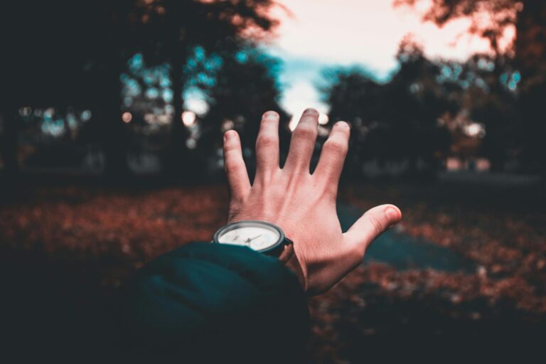 Ar įmanoma nesukinėti laikrodžių?