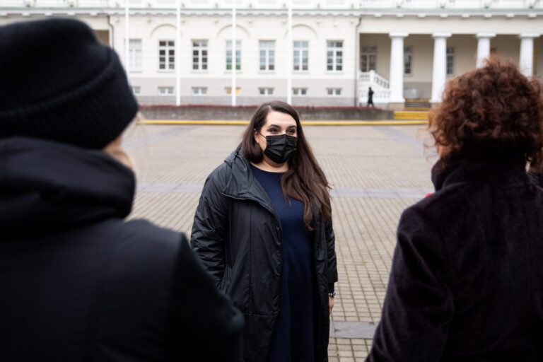 Prezidentūra: Galimybių pasą reikia stabdyti iš karto ir visam laikui