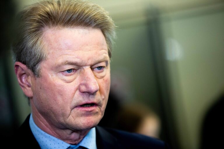 Seime į priekį juda Konstitucijos pataisa dėl R. Pakso kandidatavimo